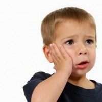 Làm gì khi trẻ bị đau răng